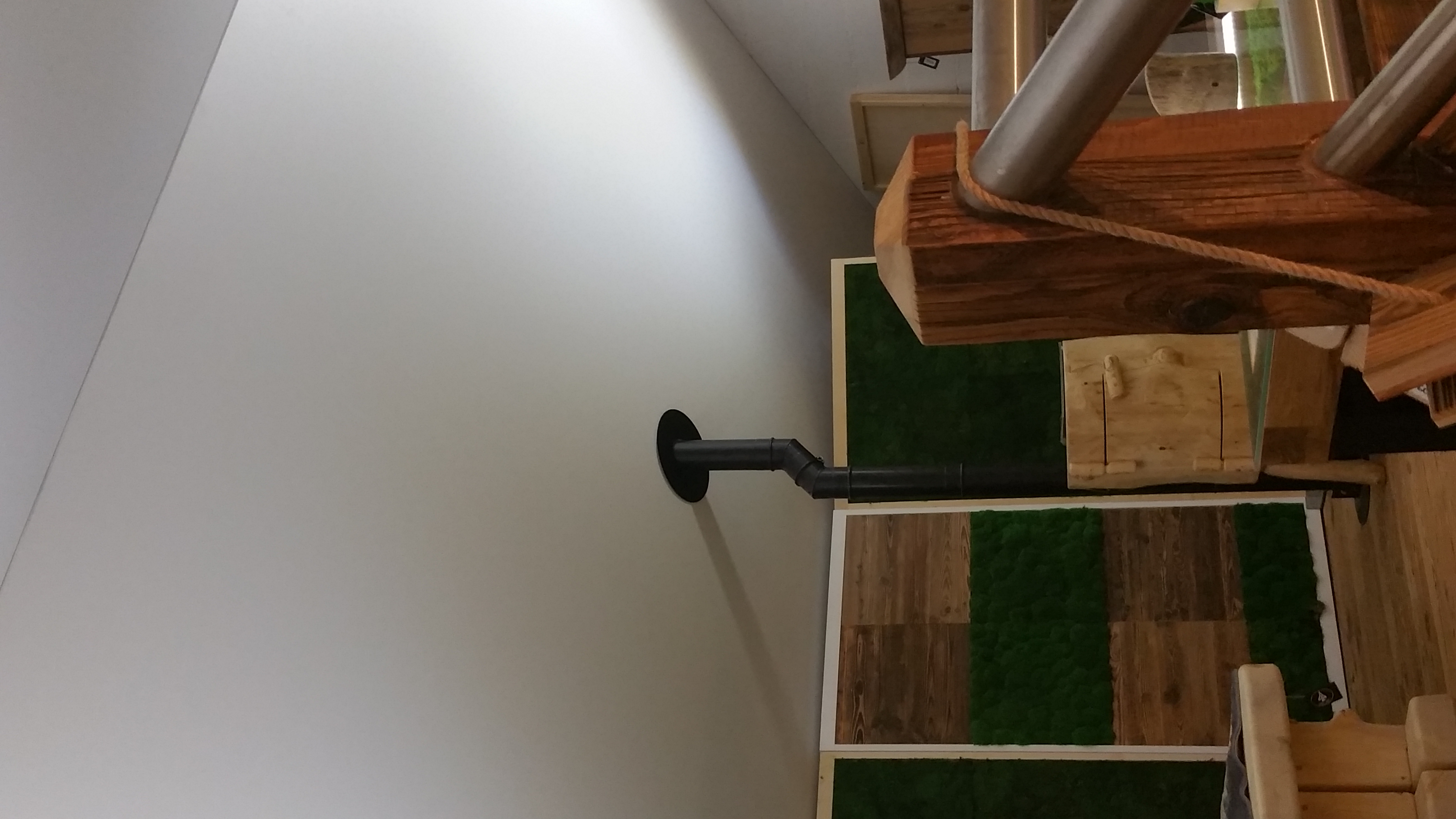 Plafond tendu dans un espace professionnel